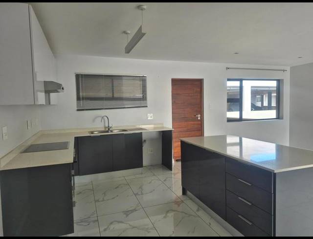 3 BEDROOM APARTMENT FOR SALE IN WINDERMERE